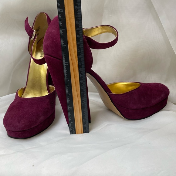 New in Box Nine West Suede Deep Cranberry Platform Size 10 - Picture 3 of 3